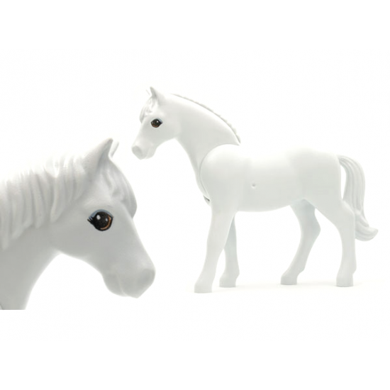 Horse, Belville with Large Round Eyes with Light Gray Top and Dark Orange Bottom Eyelids, Small Glints Pattern