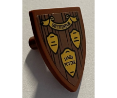 Minifigure, Shield Triangular  with 'GRYFFINDOR' Banner, 'JAMES POTTER' Plaque on Wood Grain Background Pattern (Sticker) - Set 76395