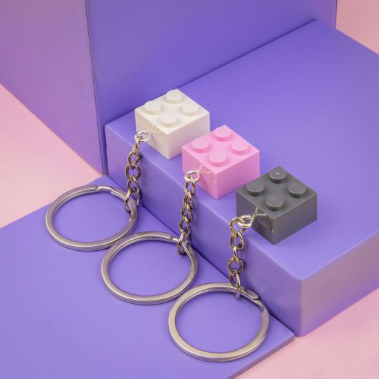 Набор LEGO брелоков для ключей: Кубики 2х2 Темно-серый розовый белый
