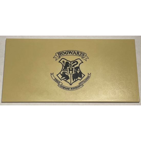 Tile 8 x 16 with Bottom Tubes, Textured Surface with Hogwarts Crest Pattern (First Version with Error 'TITILLANDOS')