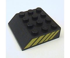 Slope 45 4 x 4 with Yellow Stripe Pattern