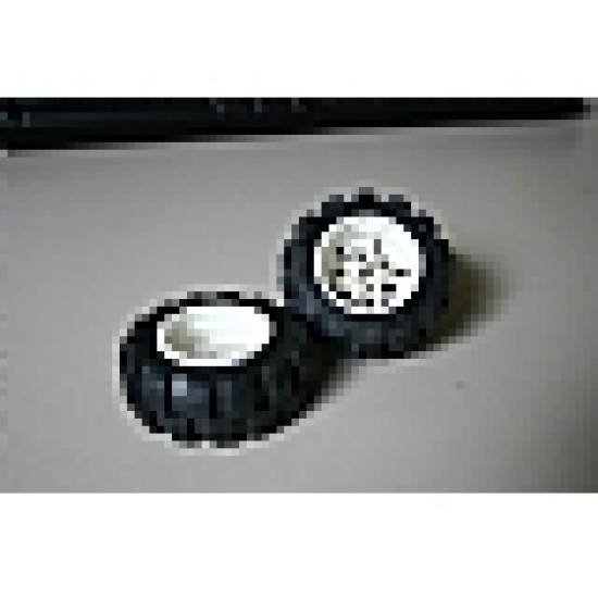 Wheel & Tire Assembly 20 x 30 Technic with Black Tire 20 x 30 Solid Balloon (4266 / 2857)