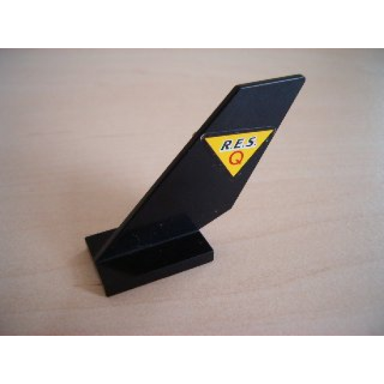 Tail Shuttle with Black 'R.E.S.' and Red 'Q' on Yellow Triangle with Black Border Pattern on Both Sides (Stickers) - Set 6462