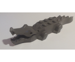 Alligator / Crocodile with 8 Teeth
