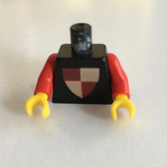 Torso Castle Classic Shield Quartered Red/Yellow Pattern / Red Arms / Yellow Hands