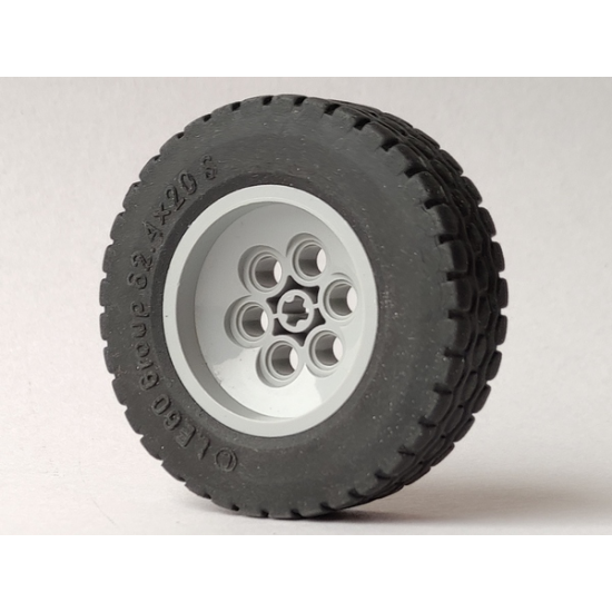 Wheel & Tire Assembly 62.4 x 20 with Short Axle Hub, with Black Tire 62.4 x 20 (86652 / 32019)