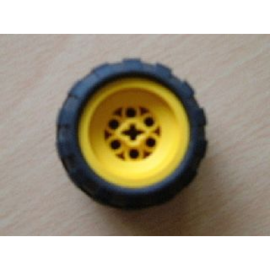 Wheel & Tire Assembly 43.2 x 28 Balloon Small with + Shape Axle Hole with Black Tire 43.2 x 28 S Balloon Small (6580a / 6579)