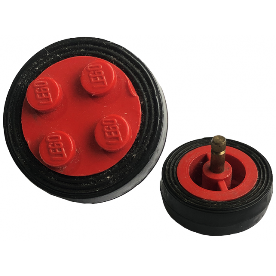 Wheel & Tire Assembly Classic 4 Studs with Axle with Black Tire Smooth - Small (7039 / 132-old)
