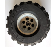 Wheel & Tire Assembly 68.8 x 40 Balloon Large, with Black Tire 68.8 x 40 Balloon Large (2996 / 2995)