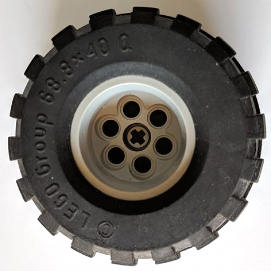 Wheel & Tire Assembly 68.8 x 40 Balloon Large, with Black Tire 68.8 x 40 Balloon Large (2996 / 2995)