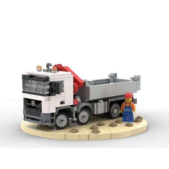 Arocs inspired by 42043 in MiniFig Scale