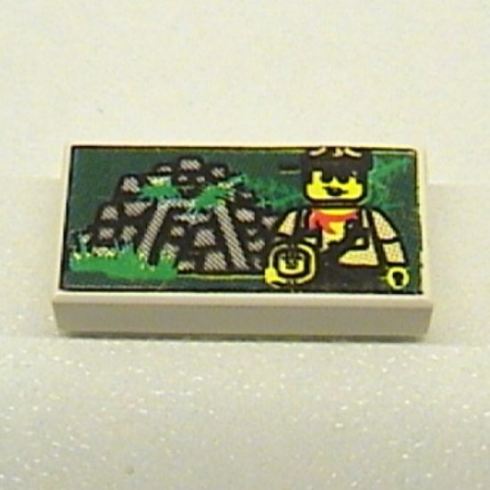 Tile 1 x 2 with Minifigure and Jungle Ruins Pattern