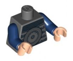 Torso Armor with Large Disc and Chain Mail Pattern / Dark Blue Arms / Light Nougat Hands