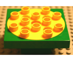 Duplo Turntable 4 x 4 Base with Yellow Top Plate