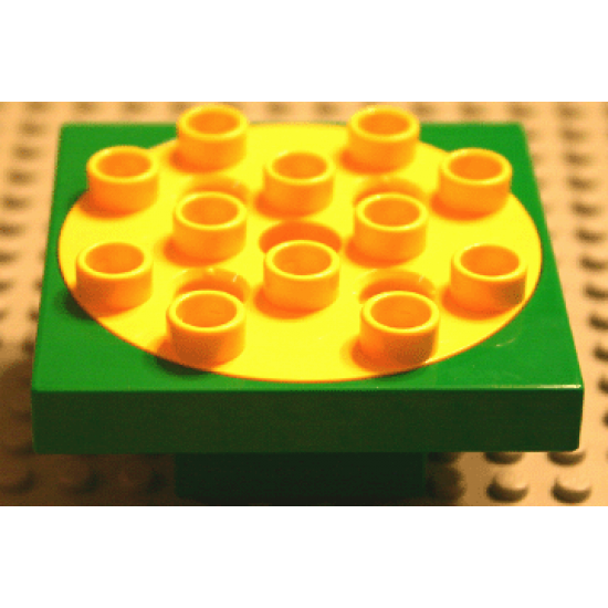 Duplo Turntable 4 x 4 Base with Yellow Top Plate
