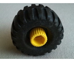 Duplo, Toolo Wheel with Yellow Connector Pin with Black Duplo, Toolo Tire Standard (6290c00 / 6292)