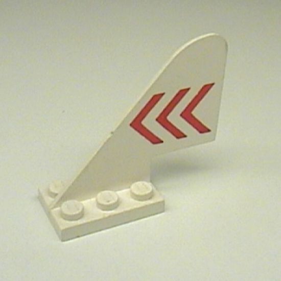 Tail with Rounded Top, 3 Red Arrows Pattern