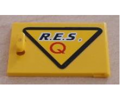 Container Cupboard 2 x 3 x 2 Door with Black 'R.E.S.' and Red 'Q' on Yellow Triangle with Black Border Pattern, Handle Right (Sticker) - Set 6462