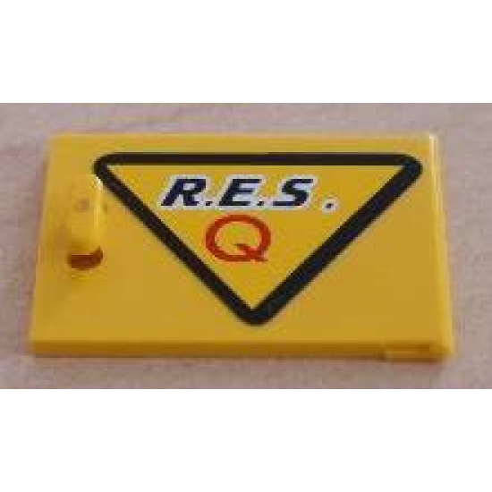 Container Cupboard 2 x 3 x 2 Door with Black 'R.E.S.' and Red 'Q' on Yellow Triangle with Black Border Pattern, Handle Right (Sticker) - Set 6462