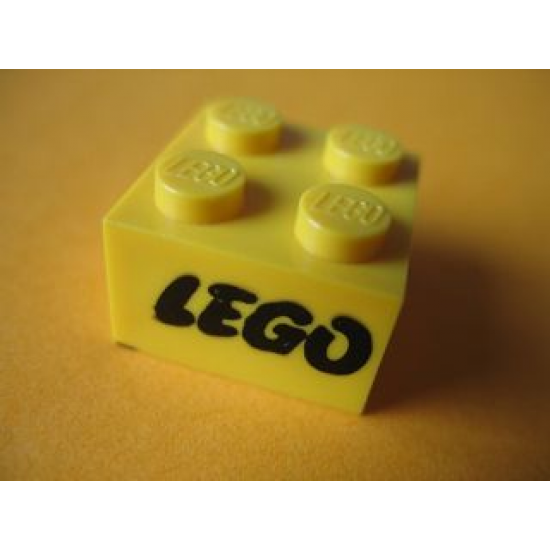 Brick 2 x 2 with Lego Logo Open O Style Black Pattern (Samsonite)