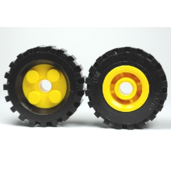 Wheel & Tire Assembly FreeStyle with Black Tire 30 x 10.5 with Offset Tread (6248 / 2346)