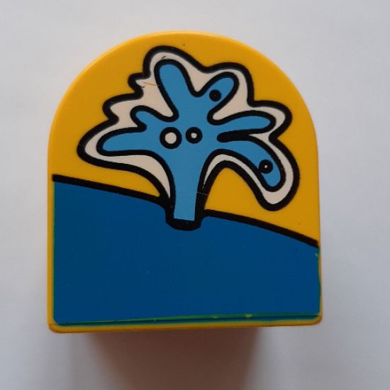 Duplo, Brick 2 x 2 x 2 Curved Top with Water Spout Pattern
